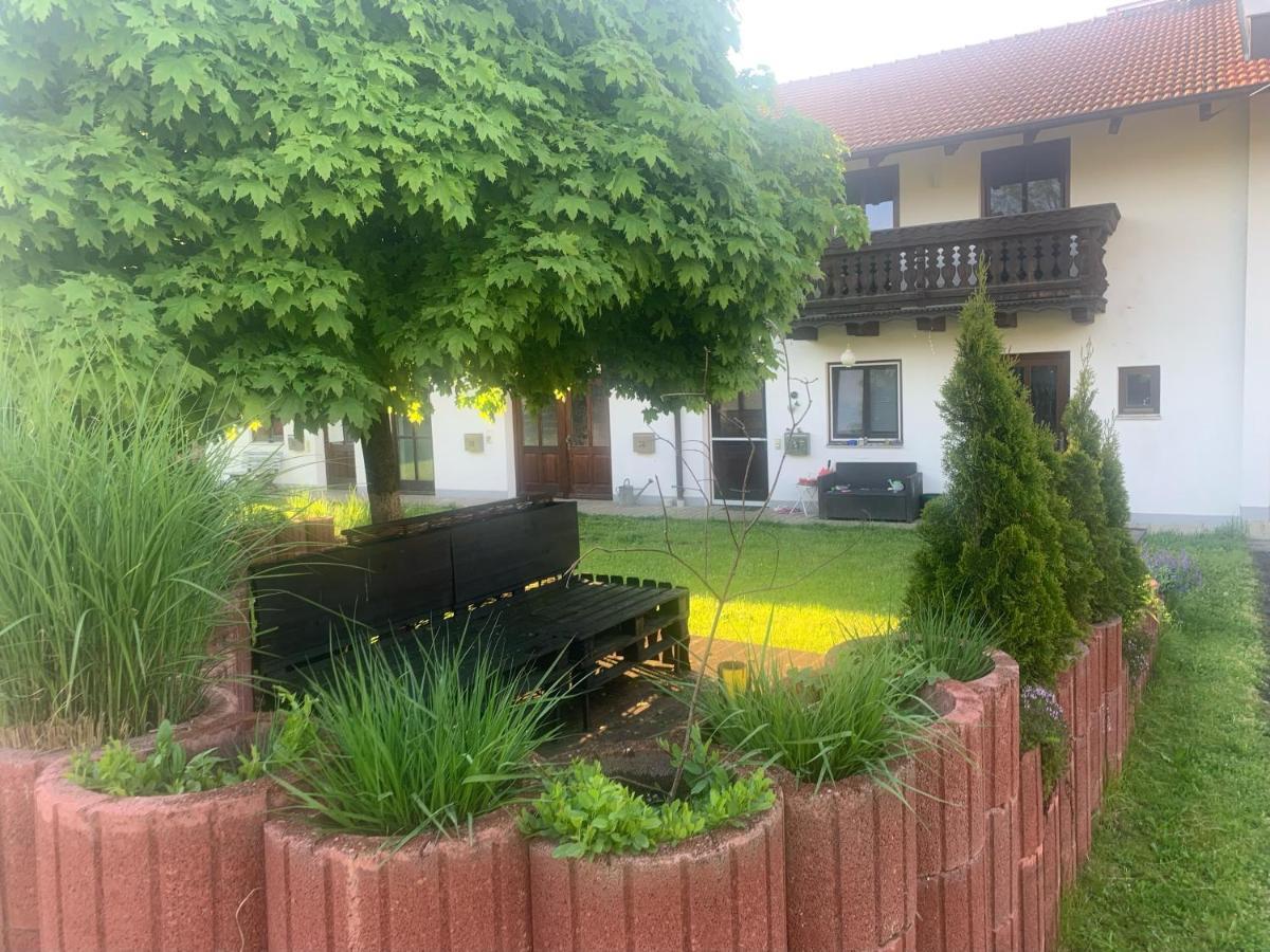 Ferienwohnung Am Ponyhof Altotting Exterior photo